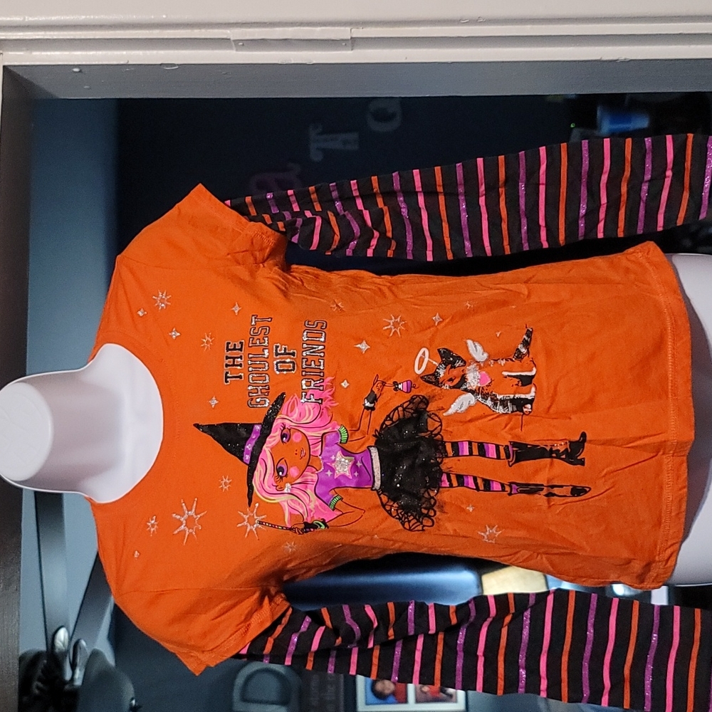 🧙‍♀️Girls Size 14/16 Halloween Shirt🧙🏽‍♀️